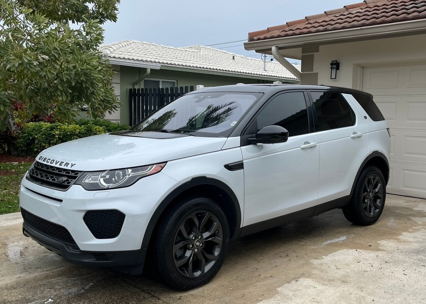 Land Rover Discovery wash and wax in West Palm Beach